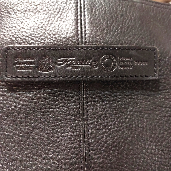 Fossil Classic Black Leather Purse - Picture 13 of 15